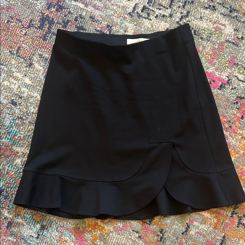LOFT Black Mini Skirt with Ruffle Hem EUC size medium